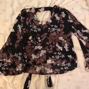 American eagle floral print, bell sleeve top